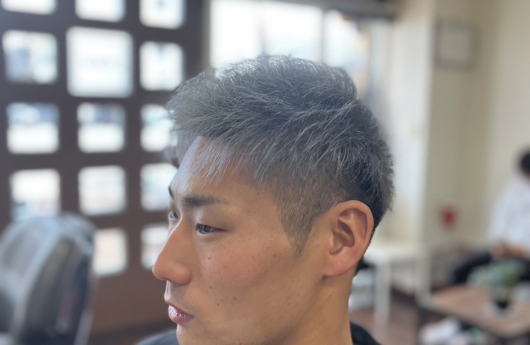 江向のバス停から近いメンズカットの美容室